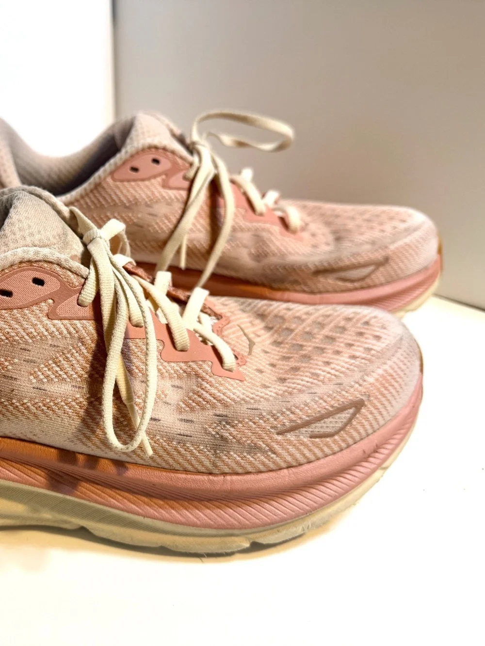 ☀️ HOKA Clifton 9 SNC Running Shoes. used but With Box. Sz 10 B